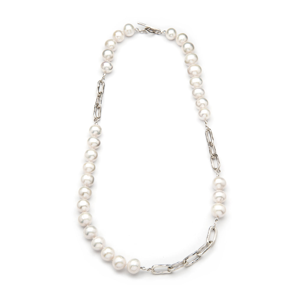 Modern pearl necklace